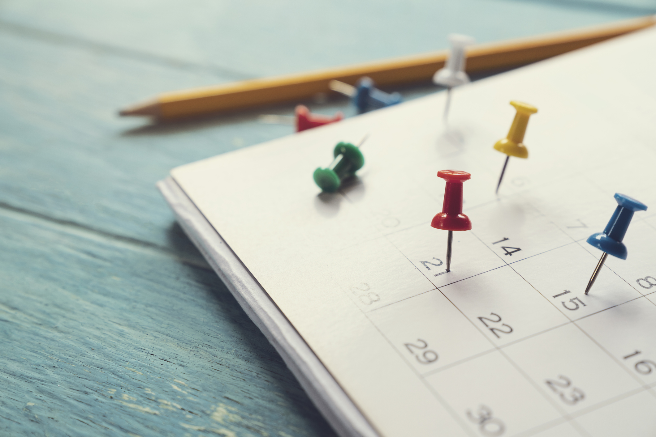 Kalender_Arbeitszeit-Urlaub-995353918